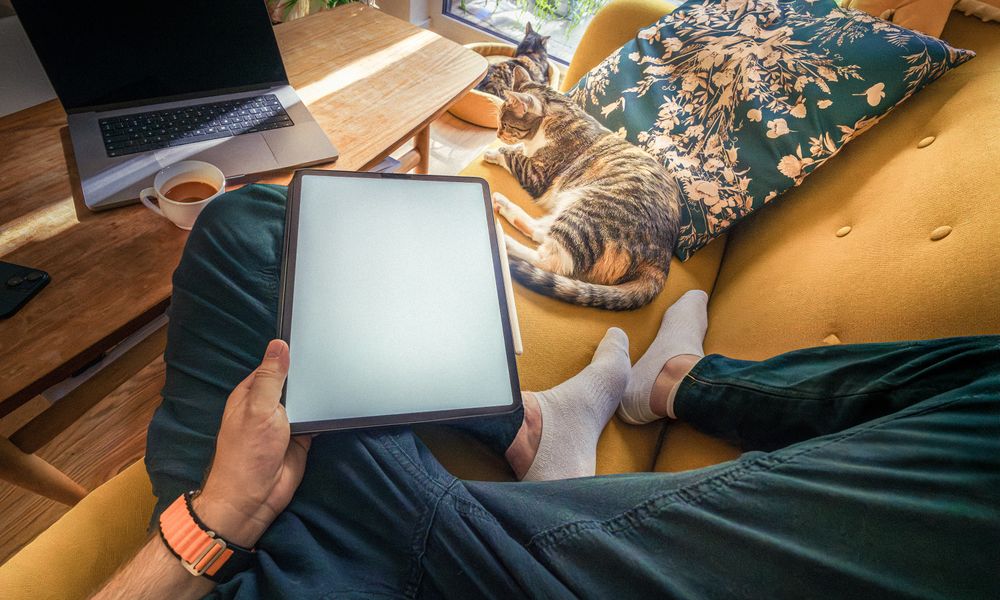 Digital Detox: How to Reduce Screen Time Without Quitting Your Phone