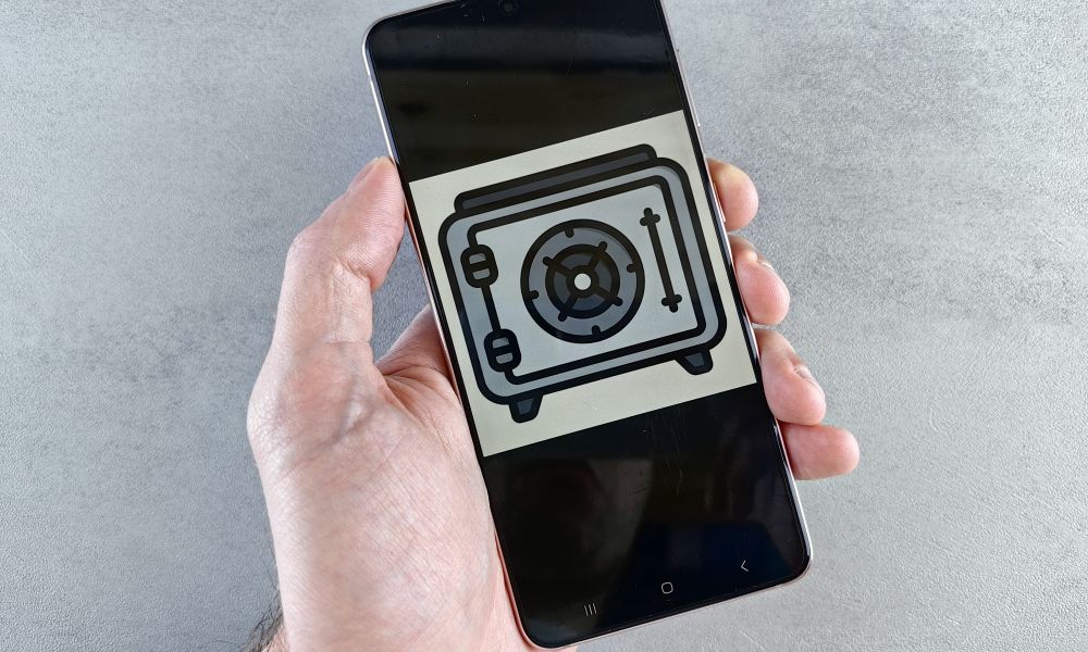 How to Secure Your Smartphone: Practical Privacy and Safety Tips for Everyday Users