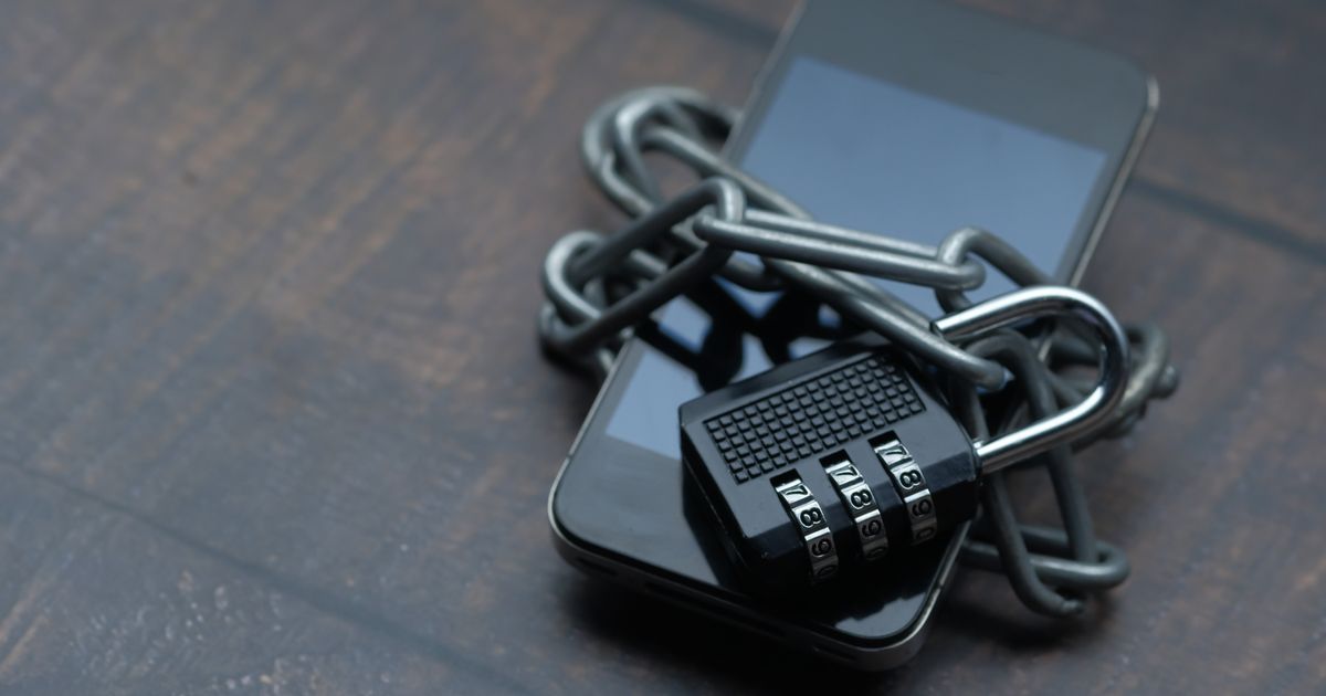 How to Secure Your Smartphone: Practical Privacy and Safety Tips for Everyday Users