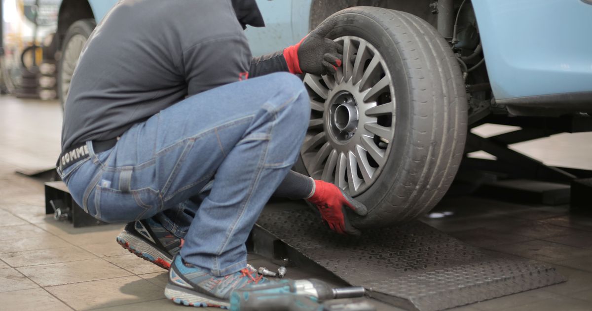 Tubeless vs Tube Tyres: The Difference and Basic Tyre Care Every Owner Should Know
